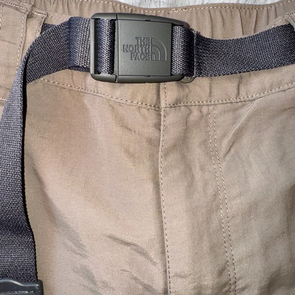 The North Face Greenish/Brown Cargo Adventure Shorts with an‎ adjustable belt